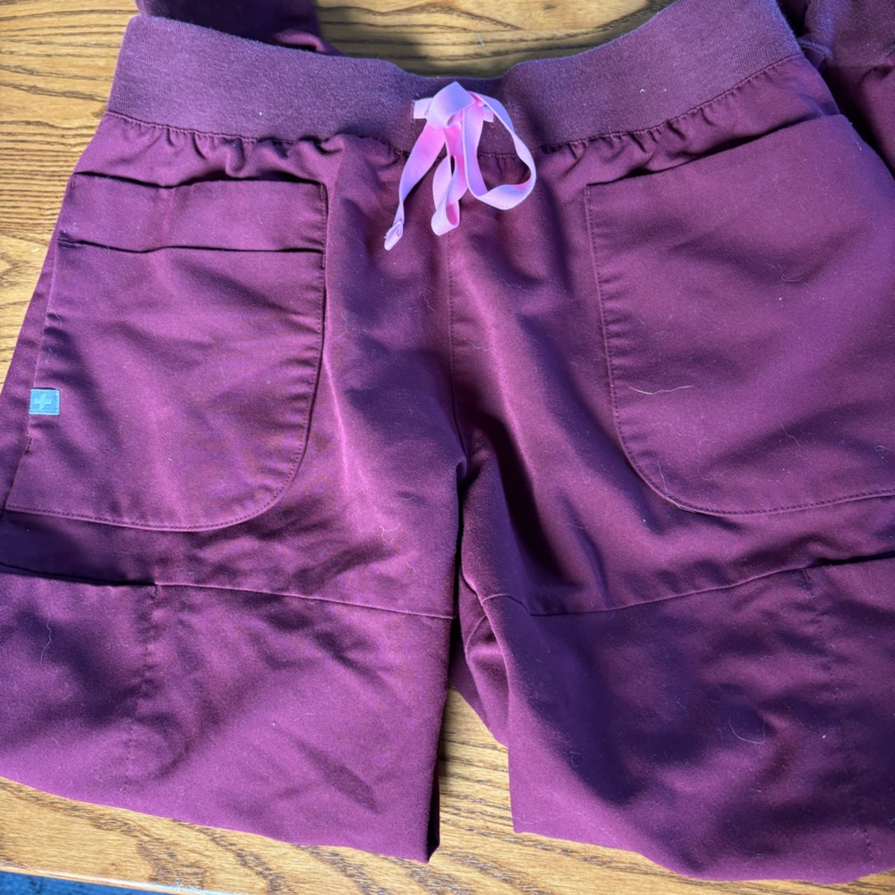 Figs XSP MAROON joggers